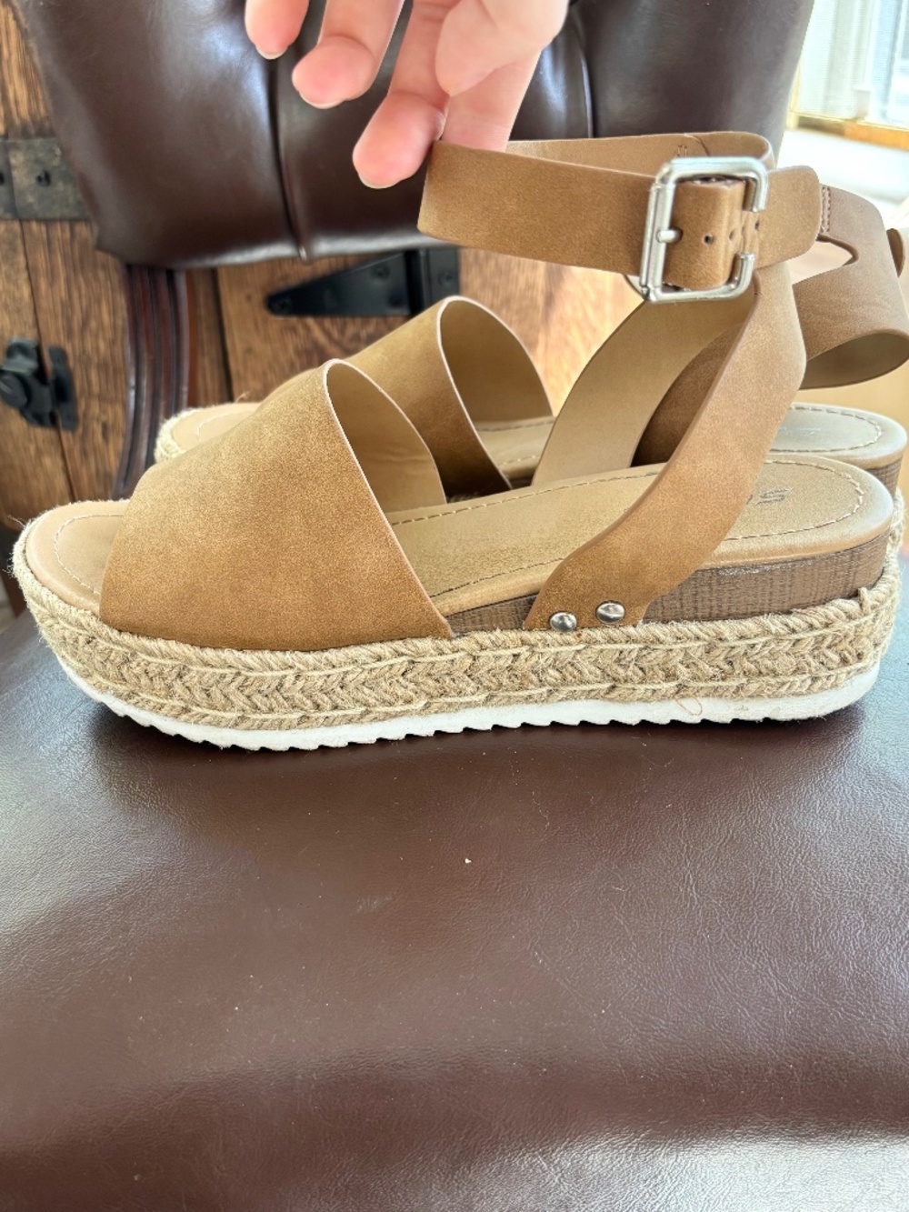 Soda Tan Suede Espadrille Platform Sandals Size 9